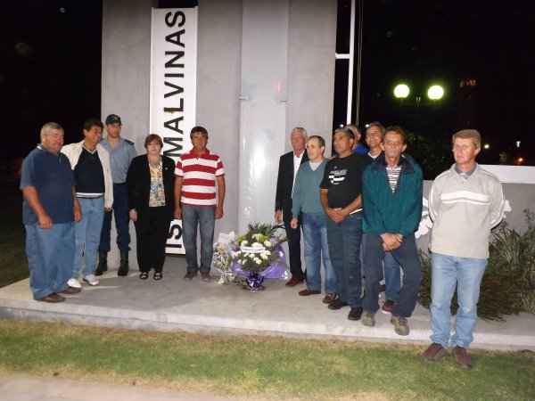 Con una vigilia y acto se recordó en Suardi la gesta de Malvinas