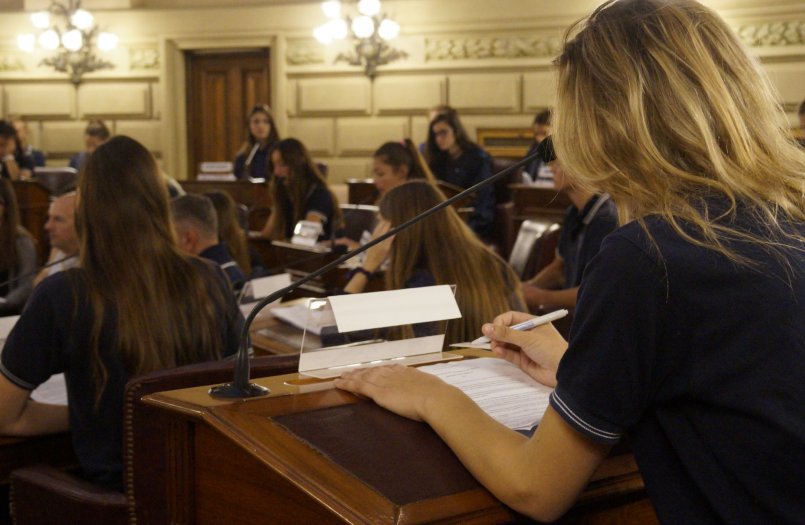 Estudiantes de Ramona fueron legisladores por un día