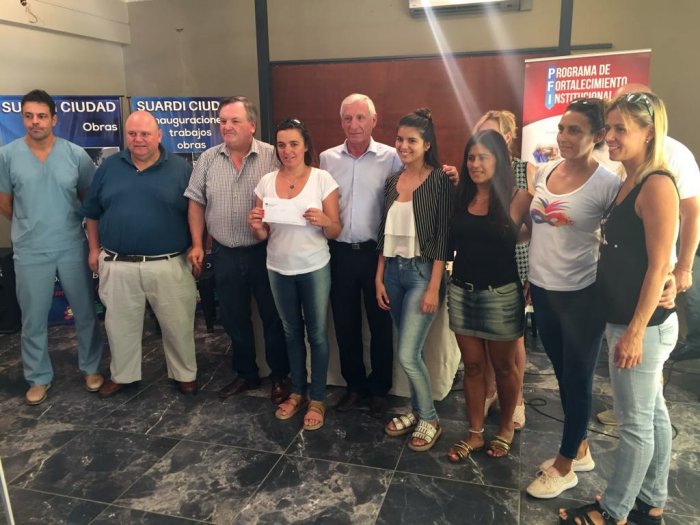 Michlig entregó 450 mil pesos del Programa de Fortalecimiento Institucional