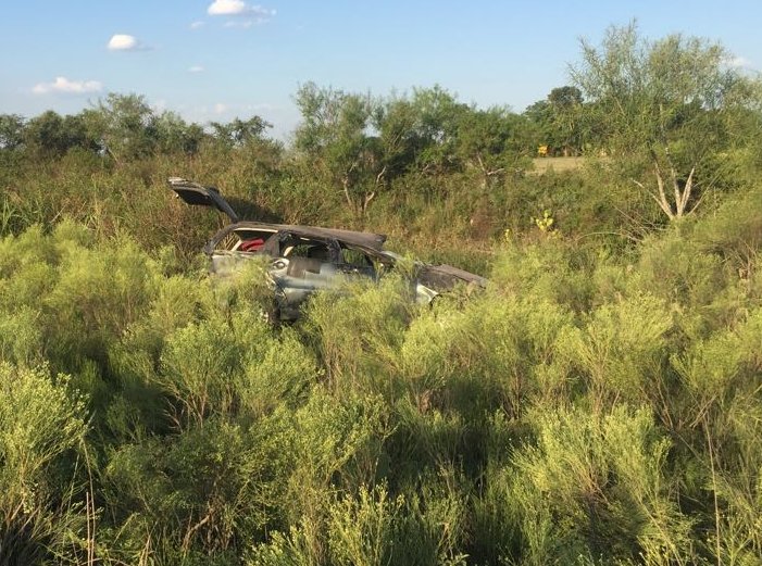 Matrimonio sufrió heridas graves al volcar en ruta 4