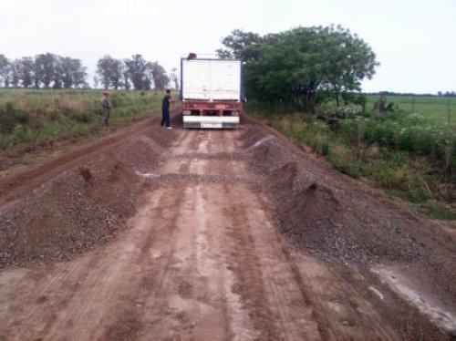 Localidades del Depto. Castellanos recibieron fondos para reparación de caminos rurales