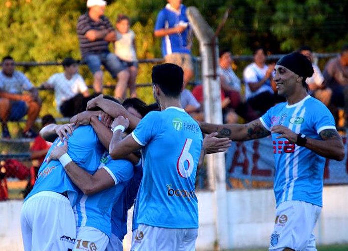 Federal C: 9 de Julio volvió a ganar y clasificó