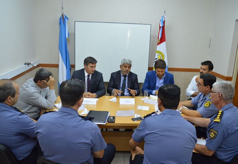 Pullaro se reunió con Fiscales y jefes policiales de tres departamentos