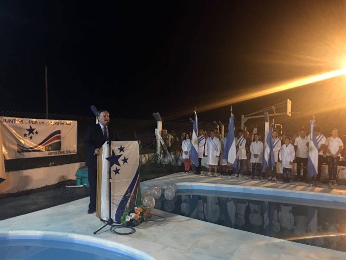Monte Oscuridad inauguró su natatorio comunal