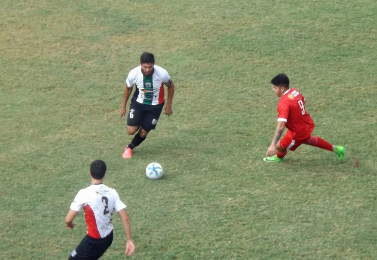 La Liga: Tiro, Centro y 9 de Freyre picaron en punta