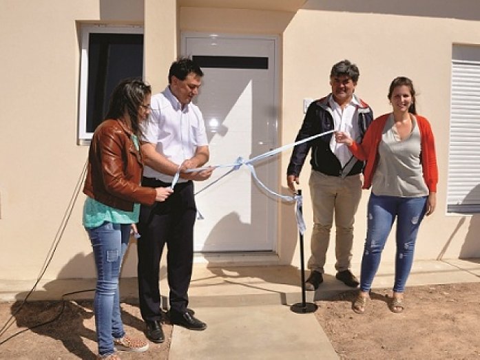 Brinkmann: Tévez inauguró una nueva vivienda de Habitar