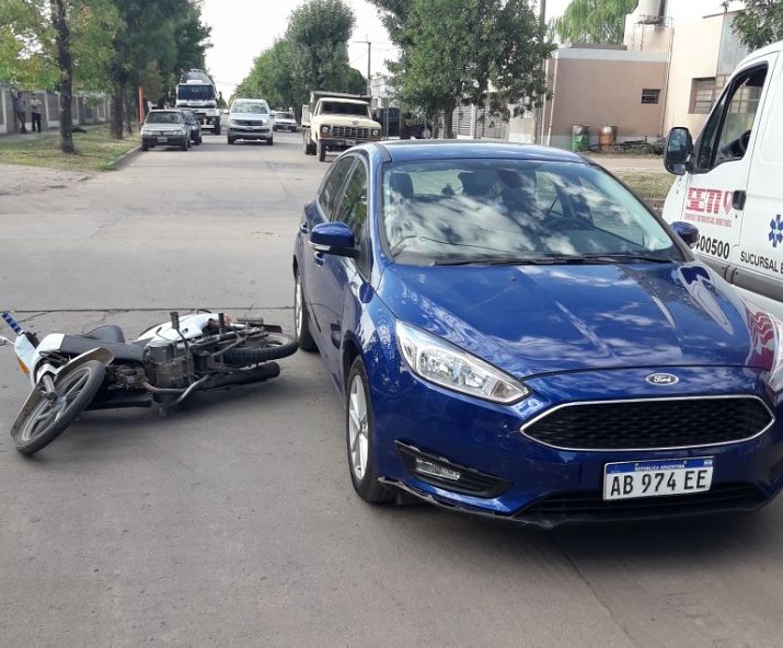 Motociclista lesionada en un accidente en Brinkmann