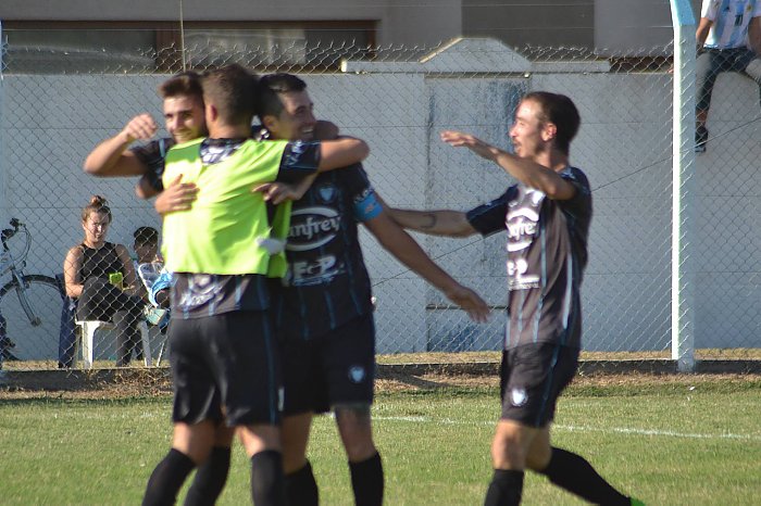 La Liga: 9 de Freyre se recuperó en La Villa