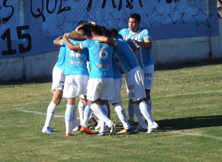 Federal C: 9 de Julio goleó y prácticamente cerró la llave