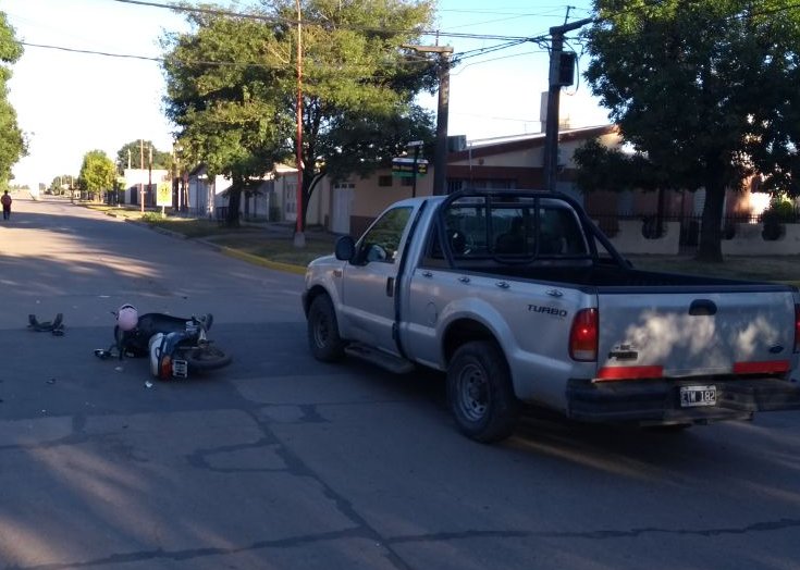 Motociclista lesionada en accidente en Brinkmann