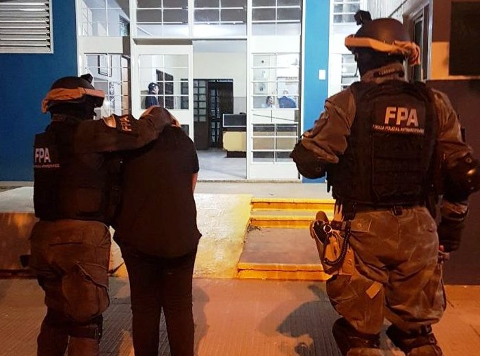 Madre e hijo detenidos por venta de drogas en Morteros