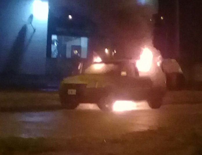 Se quemó una camioneta en el acceso norte de Morteros