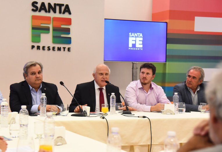 Lifschitz presentó el anteproyecto de Reforma de la Constitución