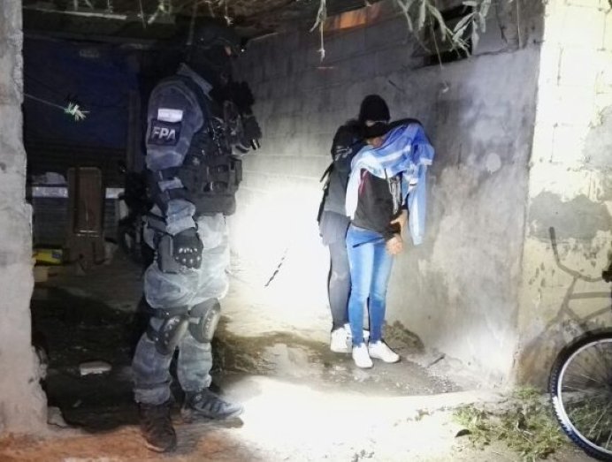 Una pareja detenida por drogas en La Francia