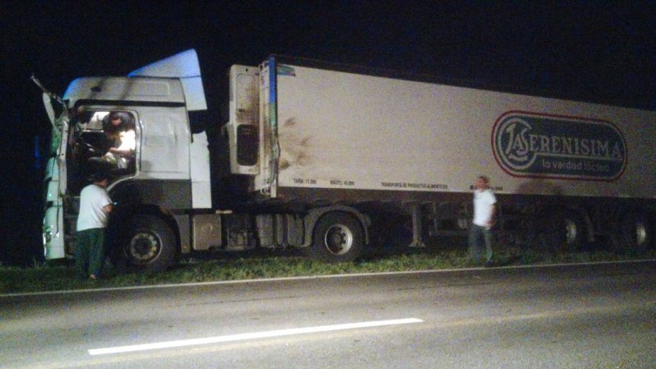 Dos camiones chocaron en Las Palmeras