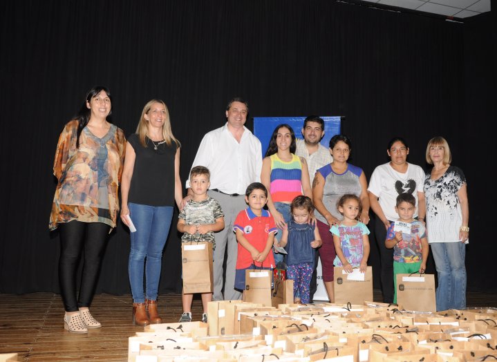 Brinkmann: El municipio entregó becas deportivas y educativas