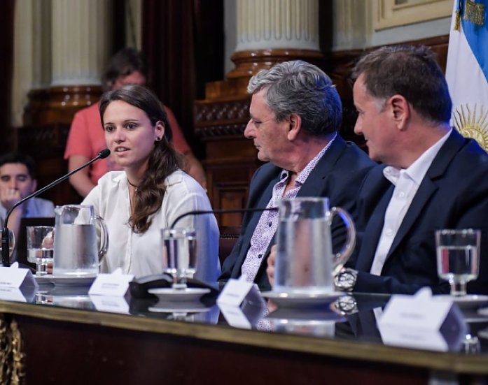 Florencia Bonsegundo reconocida en el Senado de la Nación