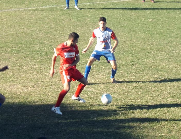 La Liga: Juniors y Devoto siguen en lo más alto