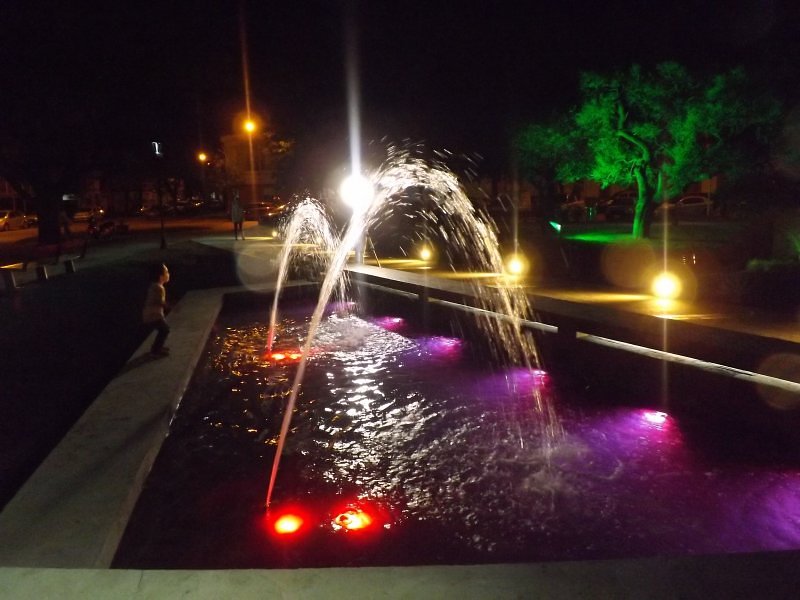 Suardi: Robaron luces de la fuente de Plaza San Martín