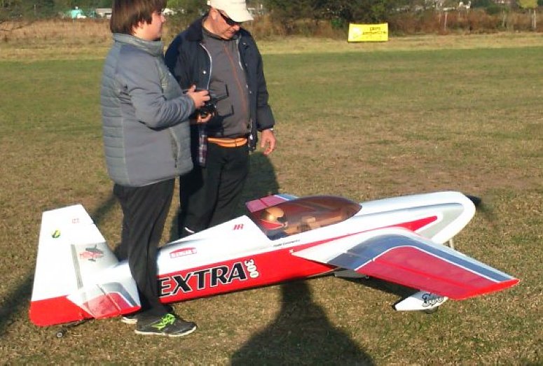 Fin de semana con aeromodelismo en Suardi