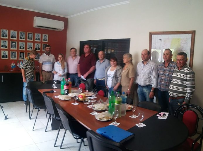 Michlig entregó aportes en Col. Bossi