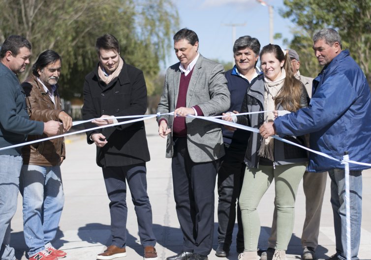 Brinkmann: Inauguraron obras de pavimento y cloacas