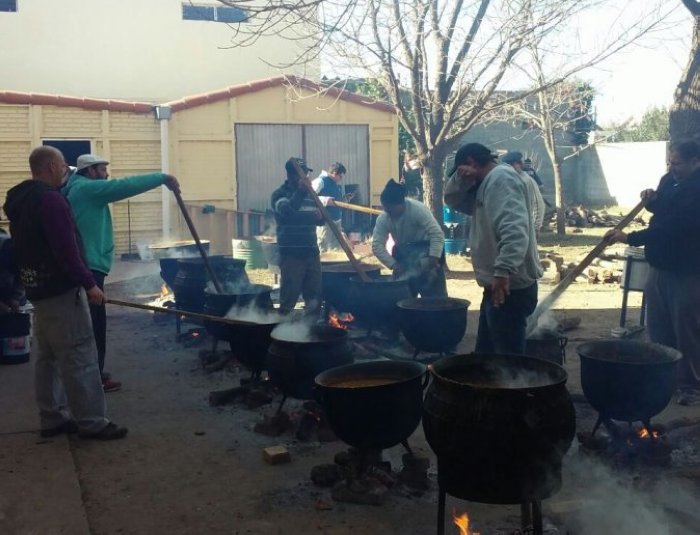Suardi: El Jardín de Infantes organizó el gran locro del 20 de Junio