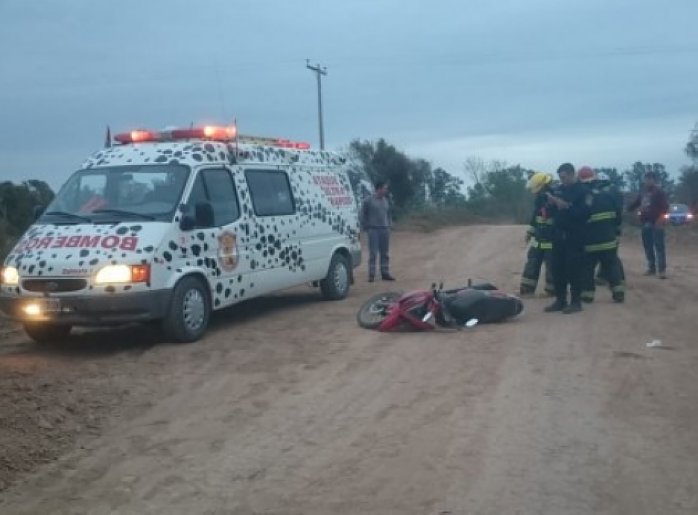 Morteros: Joven lesionado al caerse con su moto