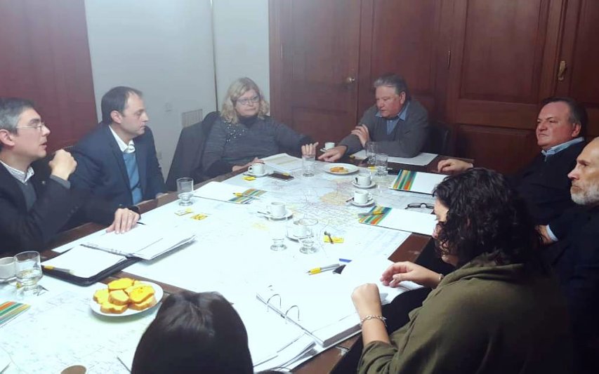 Senadores se reunieron con Balagué por los traslados de profesores