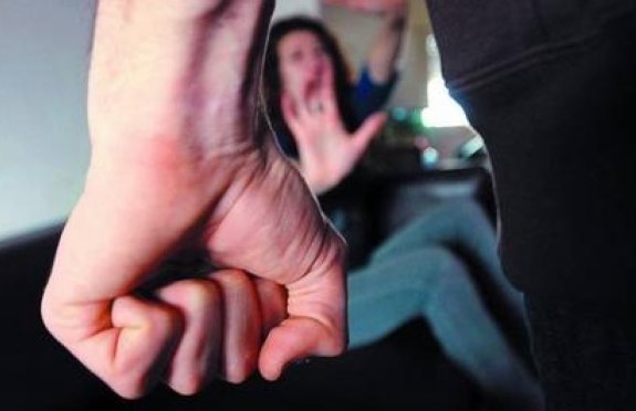 Un hombre agredió a una mujer en una calle de Bo. San Miguel