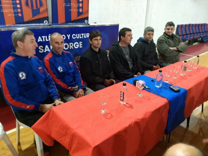 San Jorge presentó a Boretti como nuevo técnico