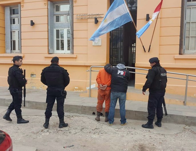 San Cristóbal: Detuvieron a un joven en la calle