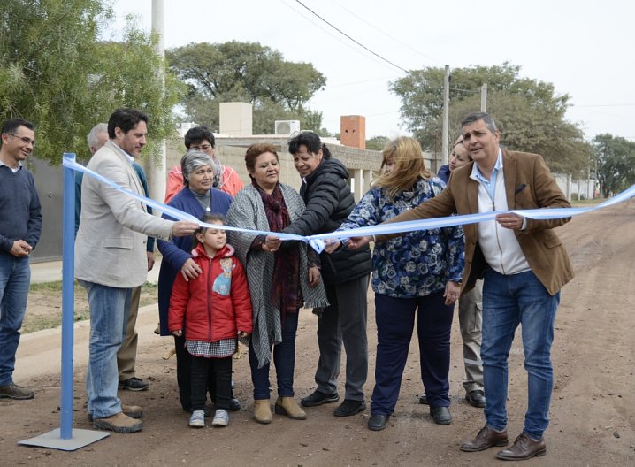 Morteros: Se inauguró obra de cordón cuneta en Bo. Newbery