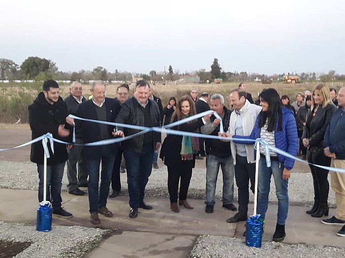 Michlig y Crivelli inauguraron viviendas en Villa Trinidad y San Guillermo
