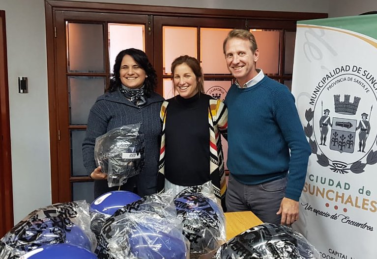 Sunchales: El municipio entregó cascos a motociclistas