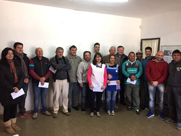 Michlig entregó aportes a instituciones de Suardi y Col. Bossi