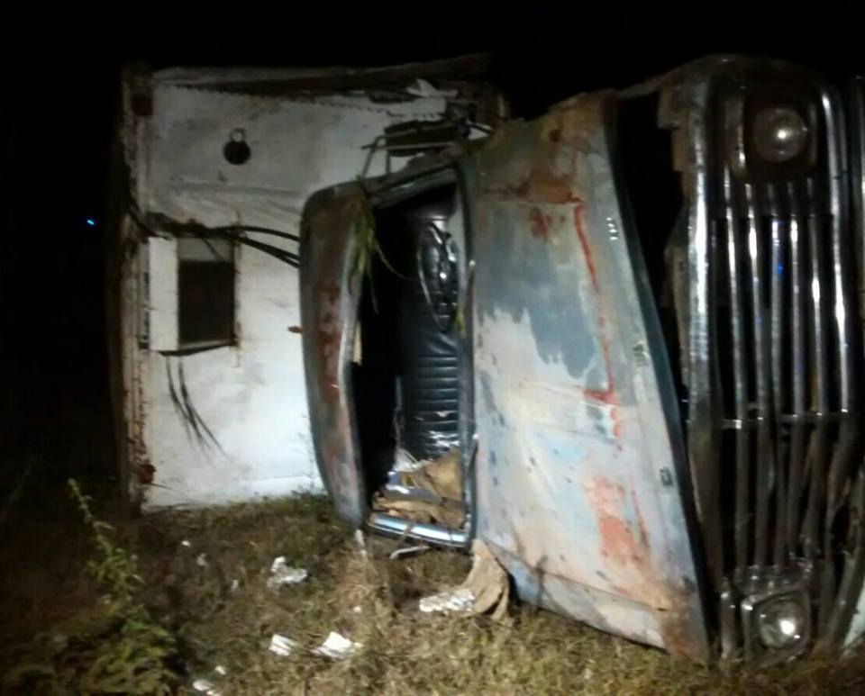 Un lesionado al chocar dos camiones entre Freyre y Porteña