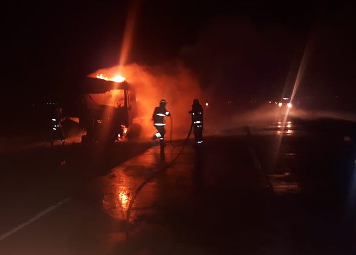 Camión se incendió en ruta 1 a la altura de Porteña
