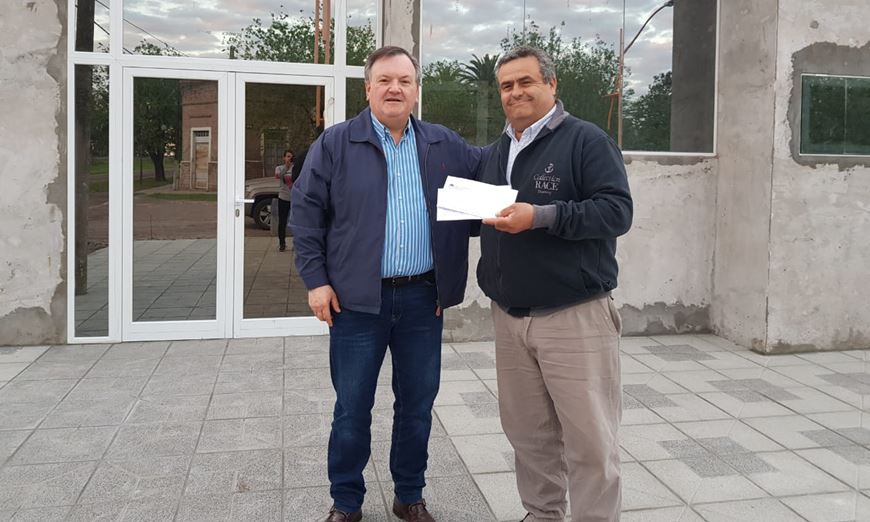 Michlig visitó Curupaity y entregó aportes 