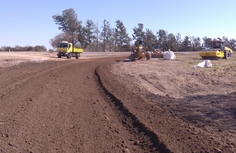 La ruta Moisés Ville-Palacios tiene un avance del 50 %