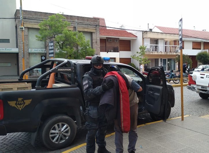 Pareja detenida por narcomenudeo en San Francisco