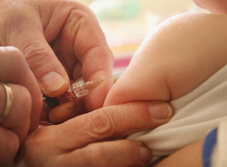 La vacunación contra el sarampión y la rubéola llegó al 42% de los niños