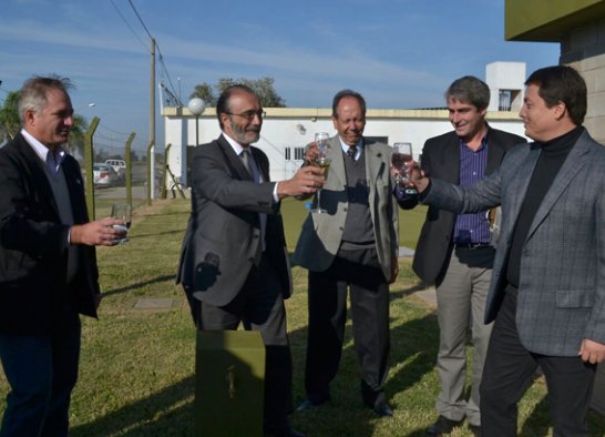 Inauguraron cisternas en Porteña, Freyre y Luxardo