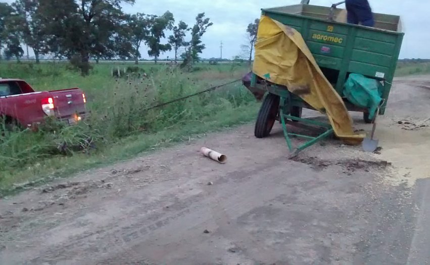 Suardi: Volcó una tolva en ruta 23