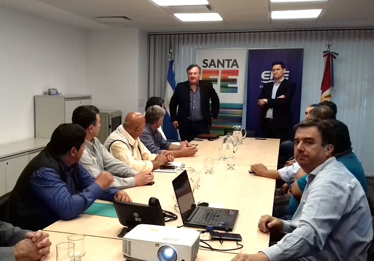 Reunión de autoridades departamentales con funcionarios de la EPE