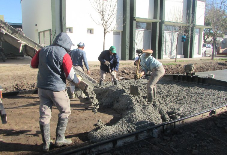 Lifschtiz lanzó un plan para pavimentar calles en toda la provincia