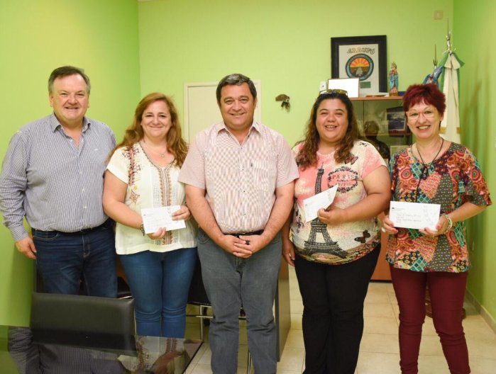 Michlig entregó aportes en Villa Trinidad, Arrufó y Ambrosetti