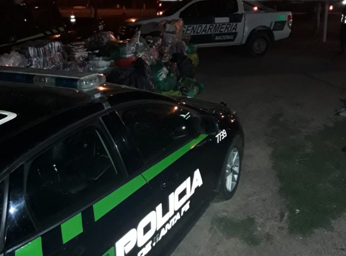 Incautan más mercadería ilegal en ruta 2