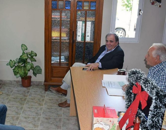 Col. Bicha: Morini entregó un aporte para recambio de luminarias