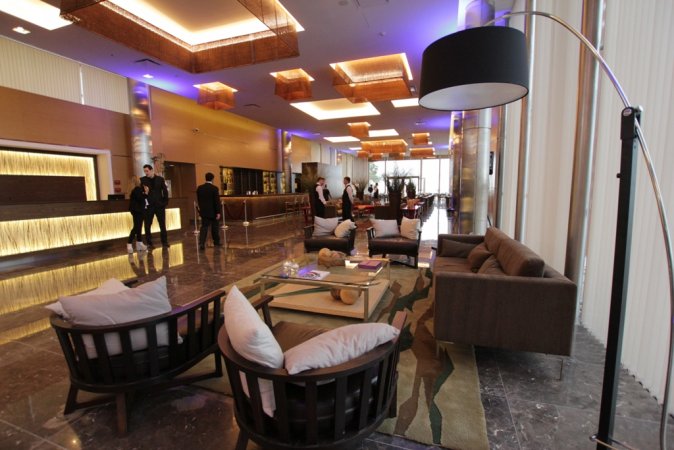 De la Sota inauguró el imponente Hotel Casino de Miramar